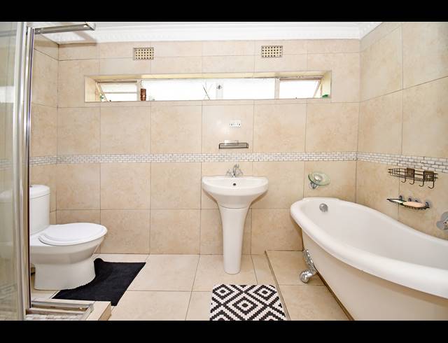 3 BEDROOM HOUSE FOR SALE IN BRAMLEY